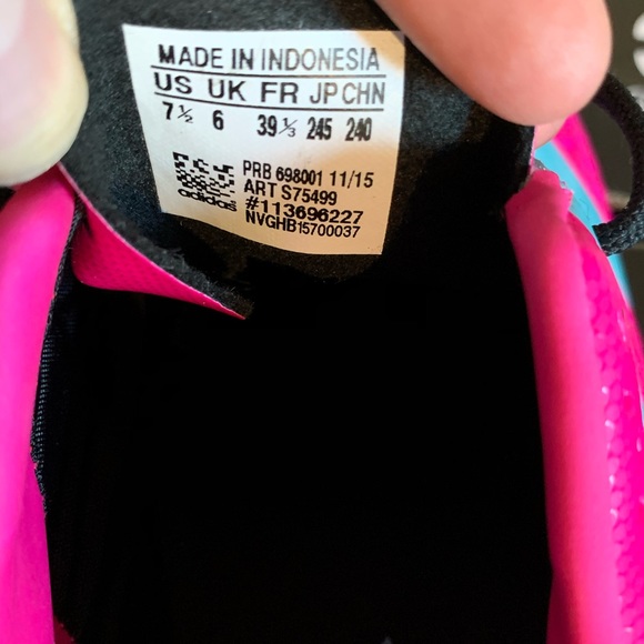 COPY - Adidas pink cleats 7.5 - Picture 1 of 3